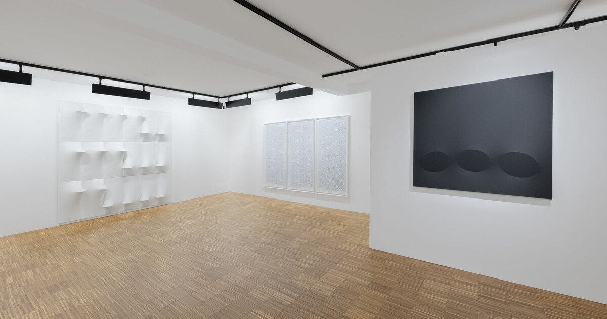 In Between - Italian and American Art from Ghisla Collection - Almine Rech